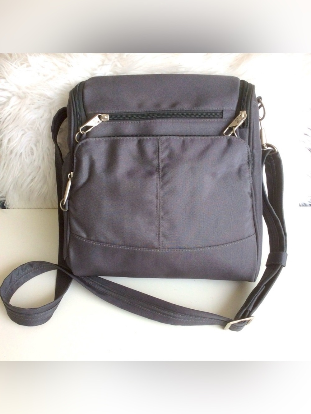 Travelon Anti-theft Travel Crossbody Approx 10”x11”x3.5”